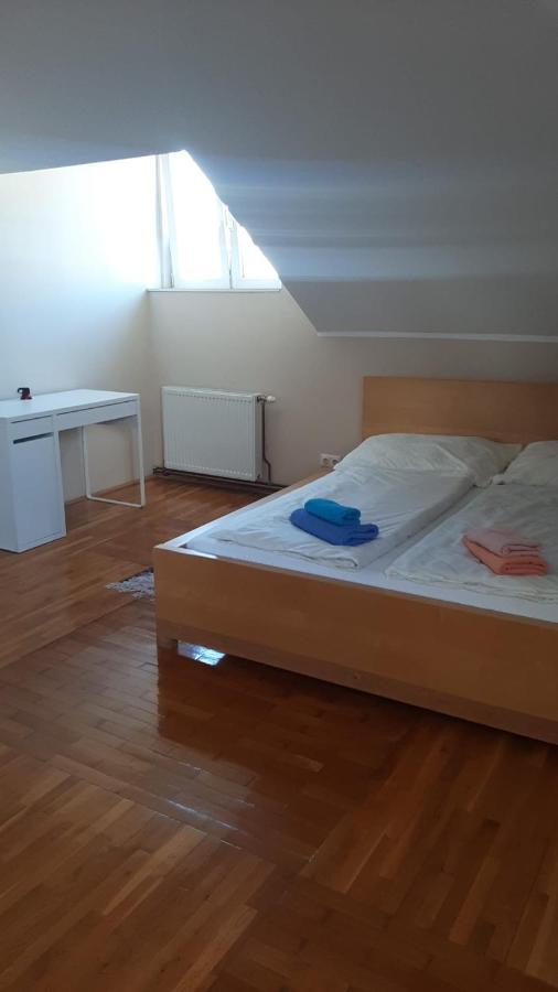 Arbeiterquartiere In Donaustadt Mit Gemeinschaftskuche Und Bad - Hacklerzimmer * Wien